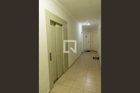 Apartamento para alugar com 150m², 2 quartos e 2 vagasÁrea Comum-Hall do andar