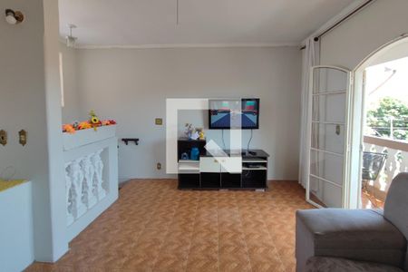 Casa à venda com 240m², 4 quartos e 3 vagasSala de Estar