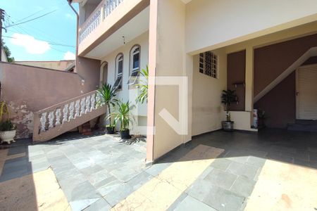 Casa à venda com 240m², 4 quartos e 3 vagasQuintal - Garagem