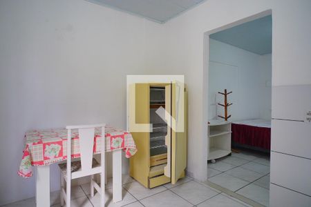 Cozinha de kitnet/studio para alugar com 1 quarto, 26m² em São João do Rio Vermelho, Florianópolis