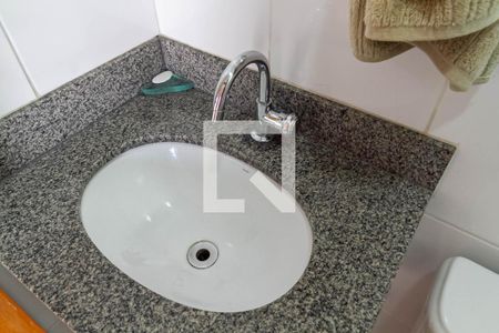 Apartamento à venda com 200m², 3 quartos e 3 vagasCobertura - Banheiro social 2