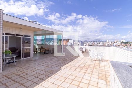 Apartamento à venda com 200m², 3 quartos e 3 vagasCobertura