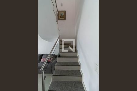 Apartamento à venda com 200m², 3 quartos e 3 vagasEscada