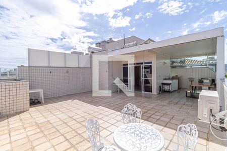 Apartamento à venda com 200m², 3 quartos e 3 vagasCobertura