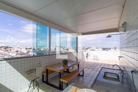 Apartamento à venda com 200m², 3 quartos e 3 vagasCobertura