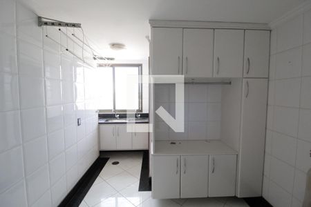 Apartamento para alugar com 240m², 3 quartos e 3 vagasÁrea de serviço 