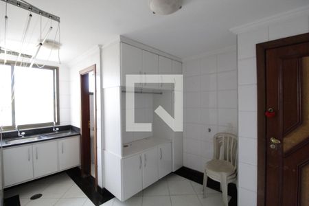 Apartamento para alugar com 240m², 3 quartos e 3 vagasÁrea de serviço 