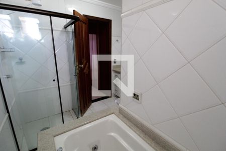 Apartamento para alugar com 240m², 3 quartos e 3 vagasBanheiro do Quarto 3