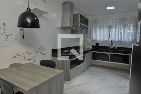 Casa de condomínio à venda com 484m², 6 quartos e 4 vagasCozinha