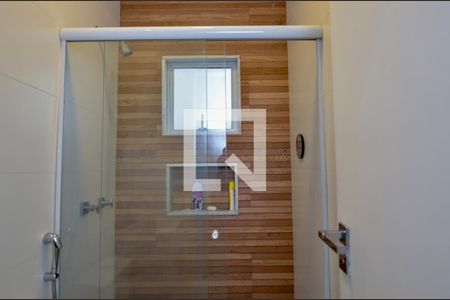 Casa de condomínio à venda com 484m², 6 quartos e 4 vagasBanheiro da Suíte 1