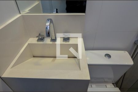 Casa de condomínio à venda com 484m², 6 quartos e 4 vagasBanheiro da Suíte 1