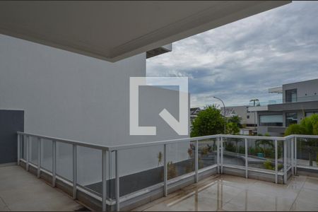 Casa de condomínio à venda com 484m², 6 quartos e 4 vagasVaranda da Suíte 2