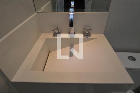 Casa de condomínio à venda com 484m², 6 quartos e 4 vagasBanheiro da Suíte 4