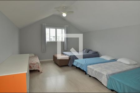 Casa de condomínio à venda com 484m², 6 quartos e 4 vagasSótão