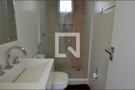 Casa de condomínio à venda com 484m², 6 quartos e 4 vagasBanheiro