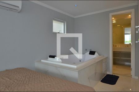 Casa de condomínio à venda com 484m², 6 quartos e 4 vagasSuite 2