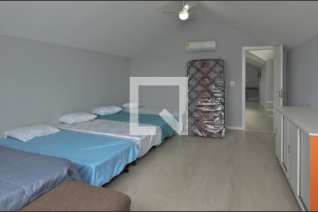 Casa de condomínio à venda com 484m², 6 quartos e 4 vagasSótão