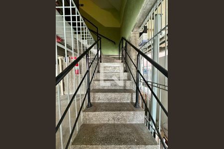 Apartamento à venda com 45m², 1 quarto e sem vaga Apartamento à venda com 45m², 1 quarto e sem vagaEscada