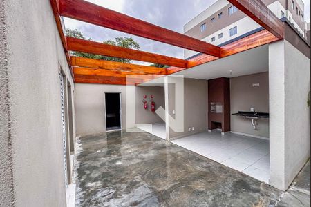 Apartamento para alugar com 50m², 2 quartos e 1 vaga Apartamento para alugar com 50m², 2 quartos e 1 vagaÁrea comum - Churrasqueira