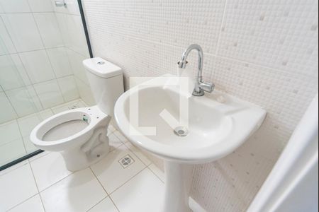 Banheiro  de apartamento para alugar com 2 quartos, 50m² em Jardim Vila Rica, Santo André