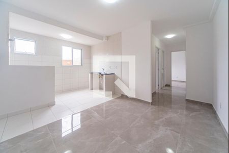Sala de apartamento para alugar com 2 quartos, 50m² em Jardim Vila Rica, Santo André