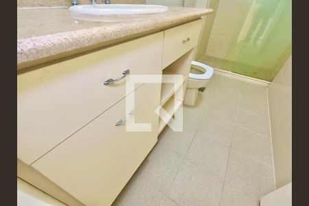 Apartamento à venda com 100m², 3 quartos e 1 vaga Apartamento à venda com 100m², 3 quartos e 1 vagaBanheiro social