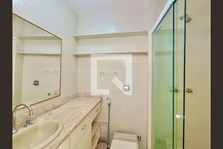 Apartamento à venda com 100m², 3 quartos e 1 vaga Apartamento à venda com 100m², 3 quartos e 1 vagaSuíte banheiro