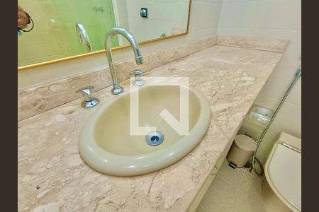 Apartamento à venda com 100m², 3 quartos e 1 vaga Apartamento à venda com 100m², 3 quartos e 1 vagaSuíte banheiro