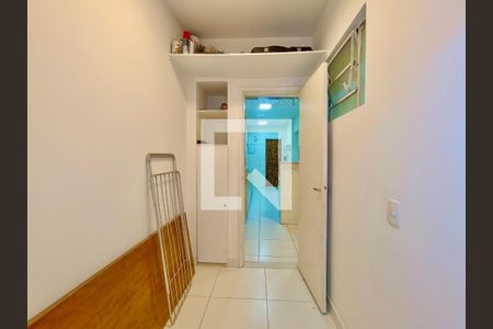 Apartamento à venda com 100m², 3 quartos e 1 vaga Apartamento à venda com 100m², 3 quartos e 1 vagaQuarto serviço