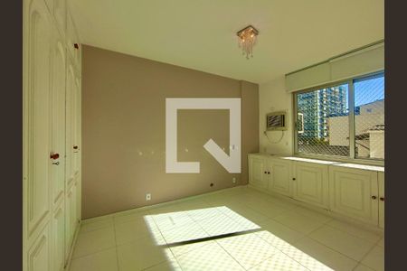 Apartamento à venda com 100m², 3 quartos e 1 vaga Apartamento à venda com 100m², 3 quartos e 1 vagaSuíte