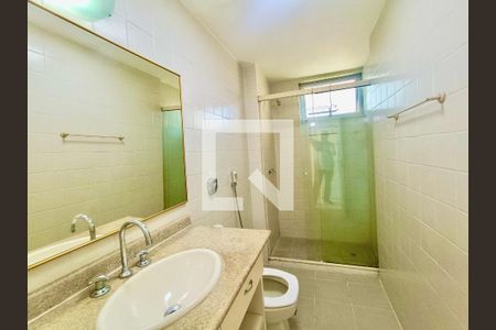 Apartamento à venda com 100m², 3 quartos e 1 vaga Apartamento à venda com 100m², 3 quartos e 1 vagaBanheiro social