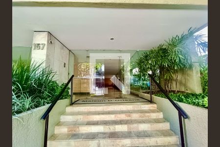 Apartamento à venda com 100m², 3 quartos e 1 vaga Apartamento à venda com 100m², 3 quartos e 1 vagaPortaria