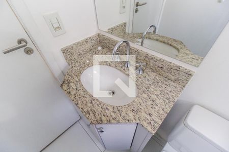 Apartamento à venda com 76m², 2 quartos e 2 vagasDetalhe do banheiro