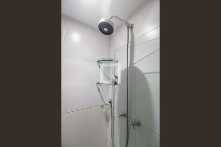 Apartamento à venda com 76m², 2 quartos e 2 vagasDetalhe do Banheiro da Suite