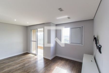 Sala de TV de apartamento à venda com 2 quartos, 76m² em Jardim Tupanci, Barueri