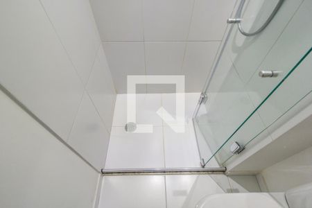 Apartamento à venda com 76m², 2 quartos e 2 vagasDetalhe do Banheiro da Suite