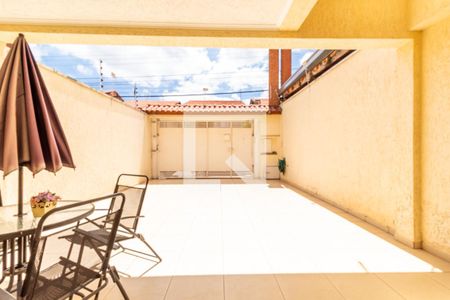 Casa à venda com 153m², 3 quartos e 2 vagas Casa à venda com 153m², 3 quartos e 2 vagasGaragem