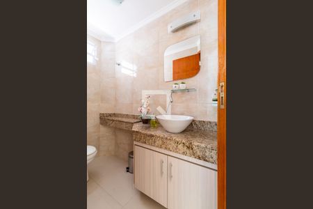 Casa à venda com 153m², 3 quartos e 2 vagas Casa à venda com 153m², 3 quartos e 2 vagasBanheiro