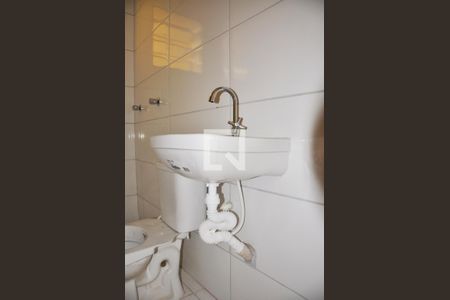 Casa para alugar com 39m², 1 quarto e sem vaga Casa para alugar com 39m², 1 quarto e sem vagaBanheiro