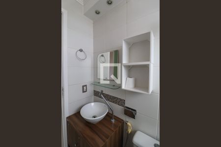 Apartamento à venda com 51m², 2 quartos e 1 vaga Apartamento à venda com 51m², 2 quartos e 1 vagaBanheiro