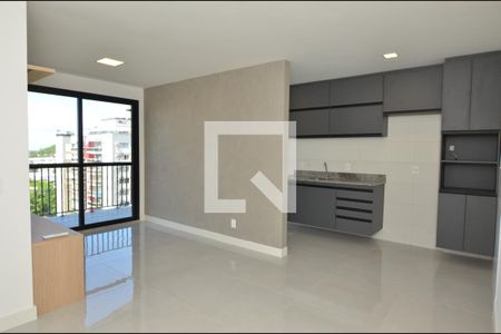 Sala de apartamento para alugar com 2 quartos, 70m² em Recreio dos Bandeirantes, Rio de Janeiro