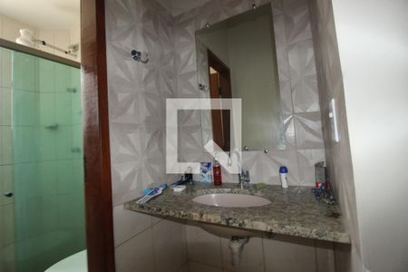 Banheiro de apartamento à venda com 2 quartos, 60m² em Castelo, Belo Horizonte