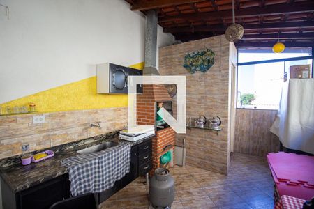 Casa à venda com 75m², 3 quartos e 2 vagas