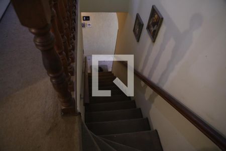 Casa para alugar com 200m², 4 quartos e 3 vagasEscada