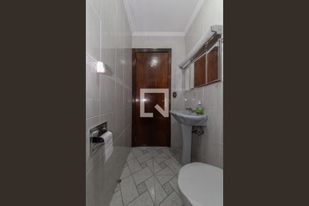 Casa à venda com 145m², 3 quartos e 2 vagas Casa à venda com 145m², 3 quartos e 2 vagasBanheiro Social