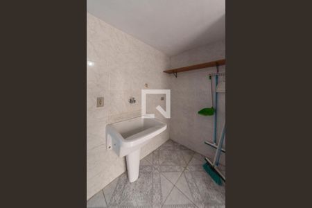 Casa à venda com 145m², 3 quartos e 2 vagas Casa à venda com 145m², 3 quartos e 2 vagasLavanderia