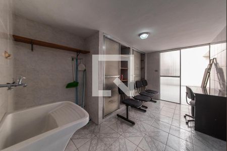 Casa à venda com 145m², 3 quartos e 2 vagas Casa à venda com 145m², 3 quartos e 2 vagasLavanderia