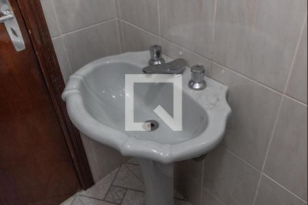 Casa à venda com 145m², 3 quartos e 2 vagas Casa à venda com 145m², 3 quartos e 2 vagasBanheiro Social