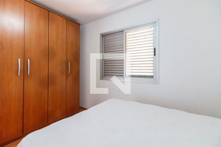Quarto 2 de apartamento para alugar com 2 quartos, 52m² em Itaquera, São Paulo