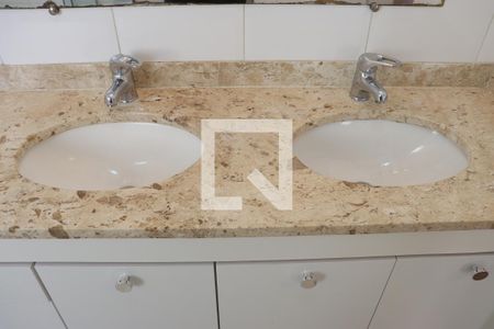 Apartamento para alugar com 150m², 3 quartos e 2 vagasBanheiro Suíte 3